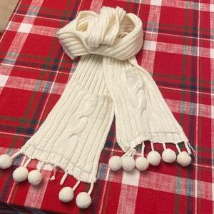 White pom pom scarf with pockets